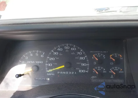 1999 GMC Suburban 2500 Sl z USA, uszkodzony, nr VIN 3GKGK26J2XG505570